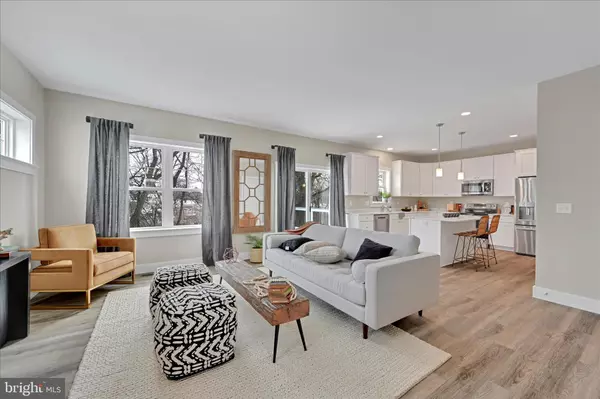 Carlisle, PA 17013,6 STREAM DR