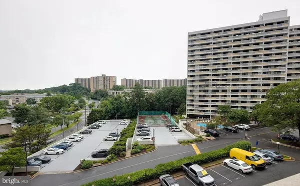 Alexandria, VA 22304,5911 EDSALL RD #206