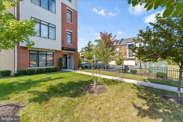 Leesburg, VA 20175,1000 RIBBON LIMESTONE TER SE