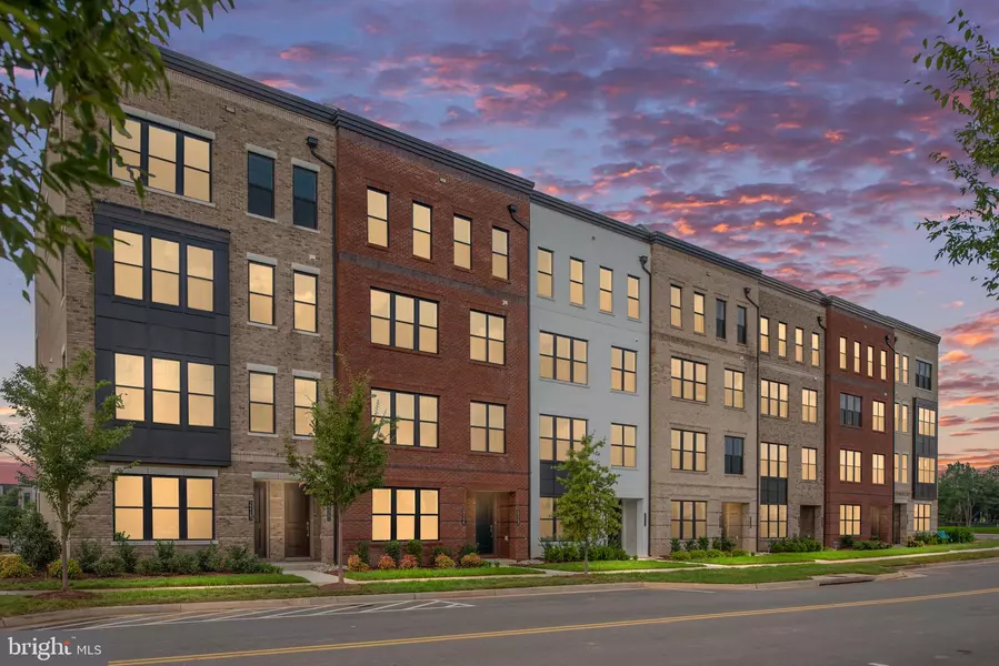 22141 MIDMOORE DR, Ashburn, VA 20148