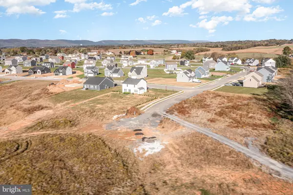 Carlisle, PA 17013,6 FAMILY DR