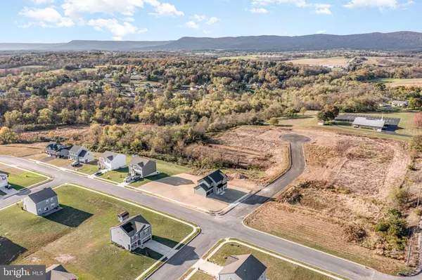 Carlisle, PA 17013,6 FAMILY DR