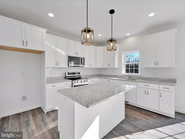 Carlisle, PA 17013,4 STREAM DR