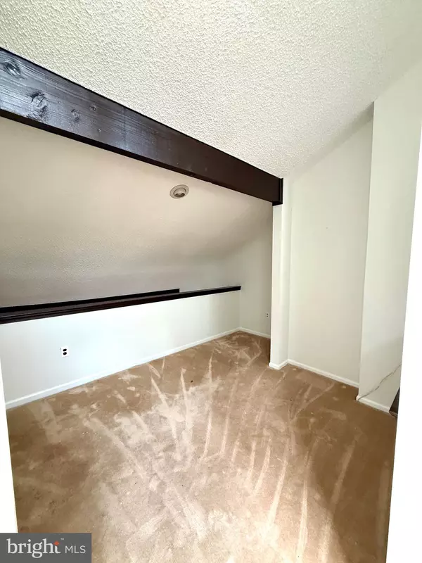 Voorhees, NJ 08043,4 HAZELHURST DR