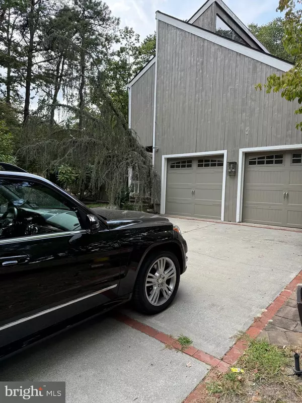 4 HAZELHURST DR, Voorhees, NJ 08043