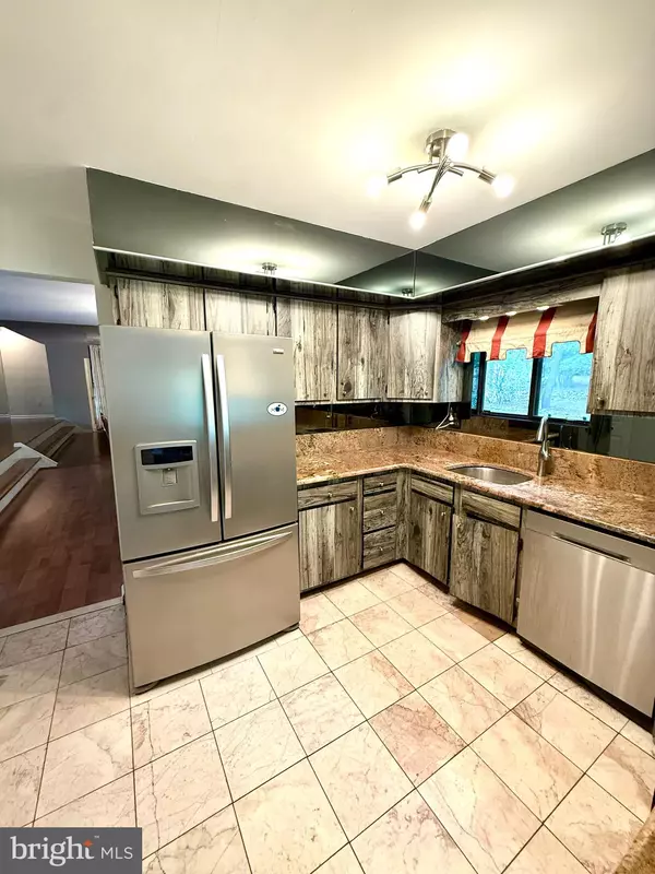 Voorhees, NJ 08043,4 HAZELHURST DR