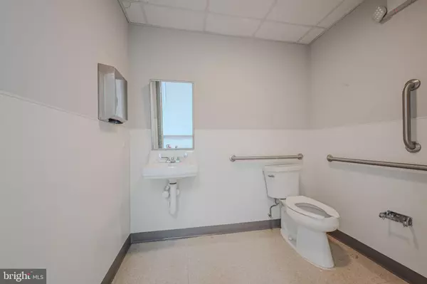 Dover, DE 19904,1043 WALKER RD