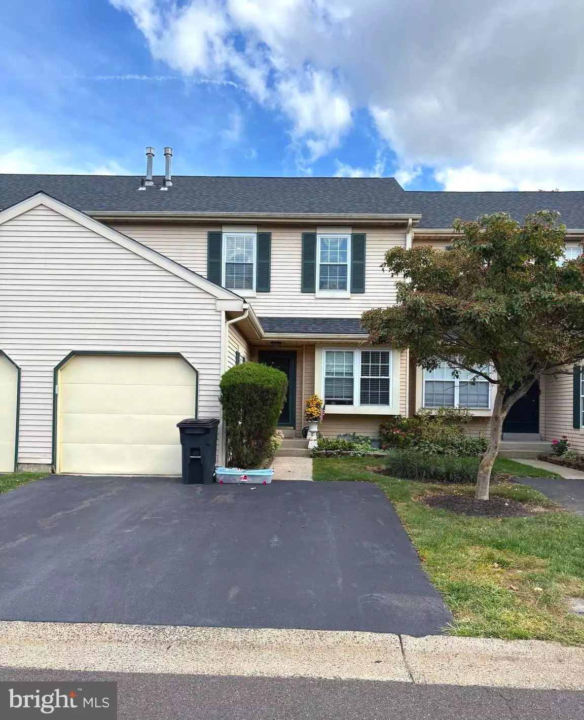 Yardley, PA 19067,647 PALMER LN