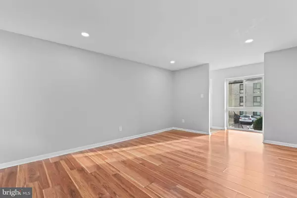 Alexandria, VA 22304,6155 EDSALL RD. RD #B