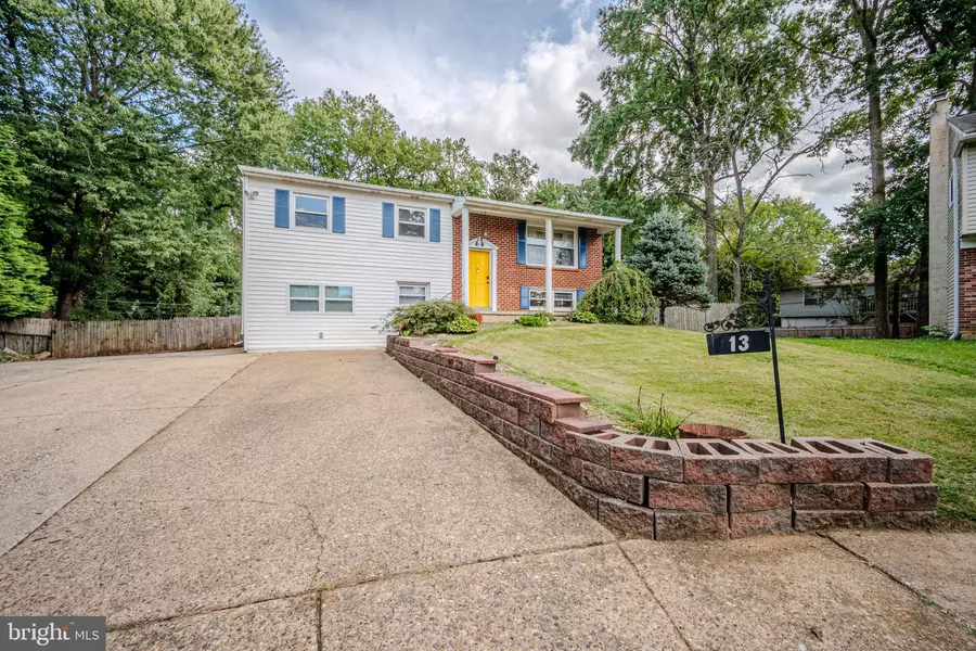 13 CARNEGIE CT, Newark, DE 19713