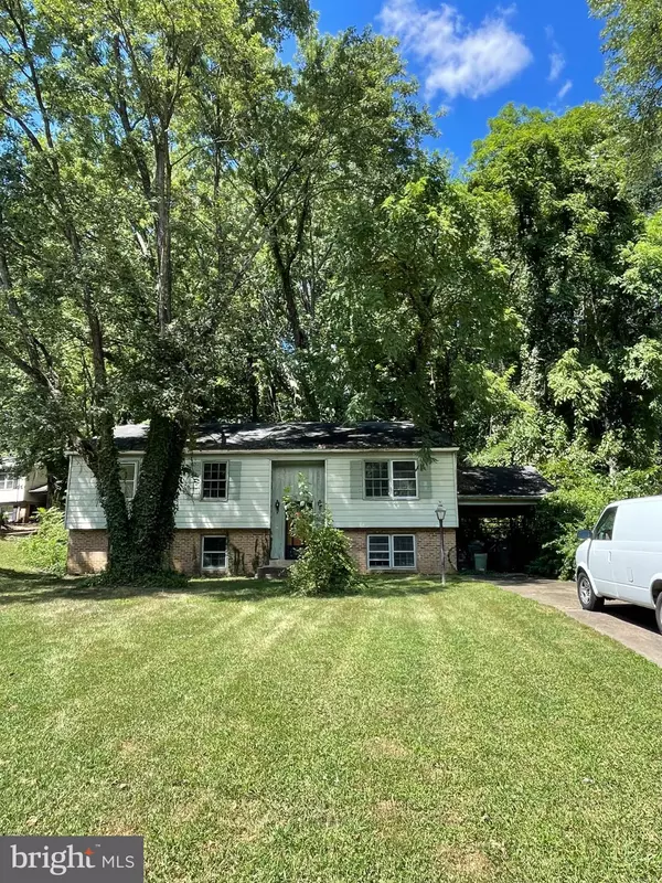 6804 LAMP POST LN,  Alexandria,  VA 22306