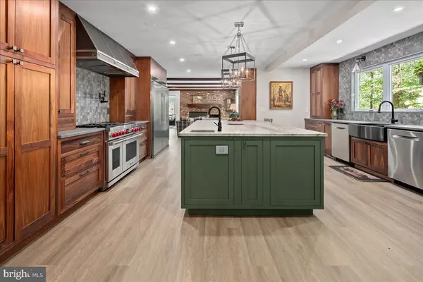 Clifton, VA 20124,12421 HENDERSON RD