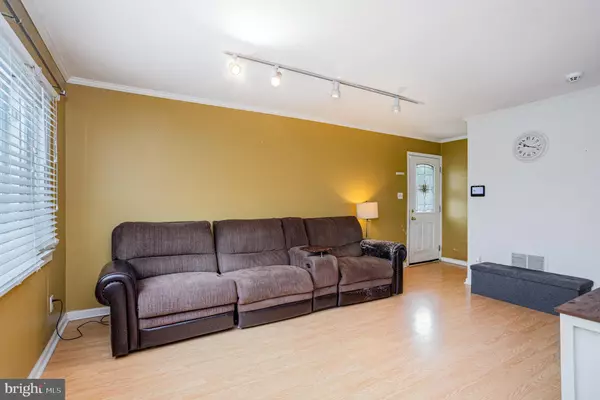 Dundalk, MD 21222,8119 CORNWALL RD