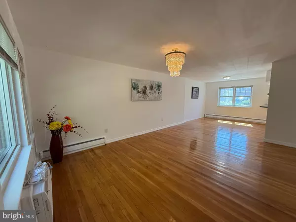 East Windsor, NJ 08512,121 THE ORCHARD #I