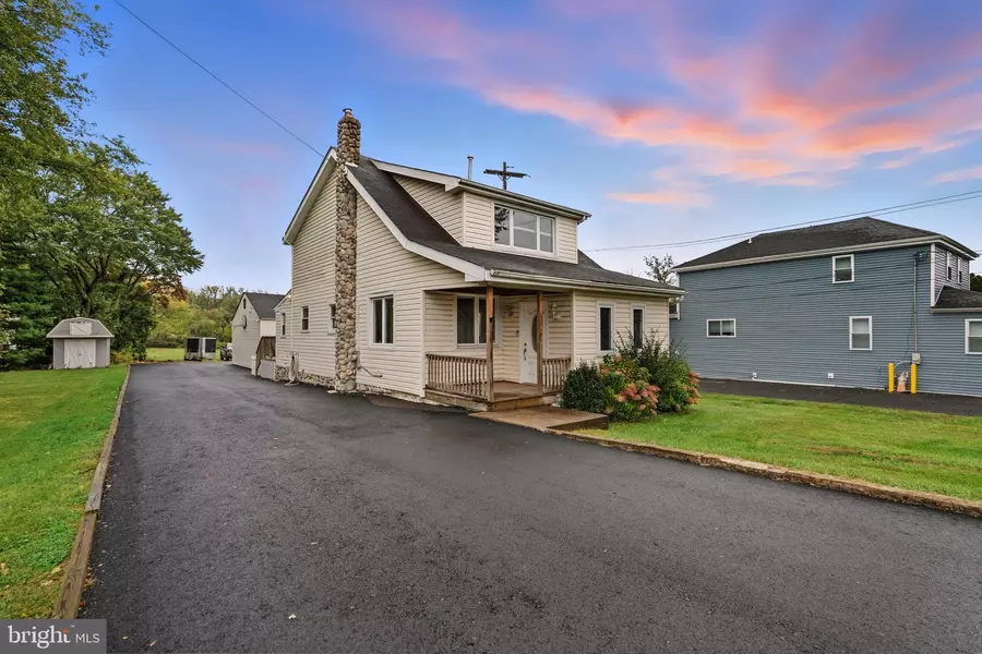 2132 DURHAM RD, Langhorne, PA 19047