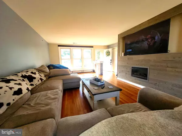 Woodbury, NJ 08096,438 S COLUMBIA ST