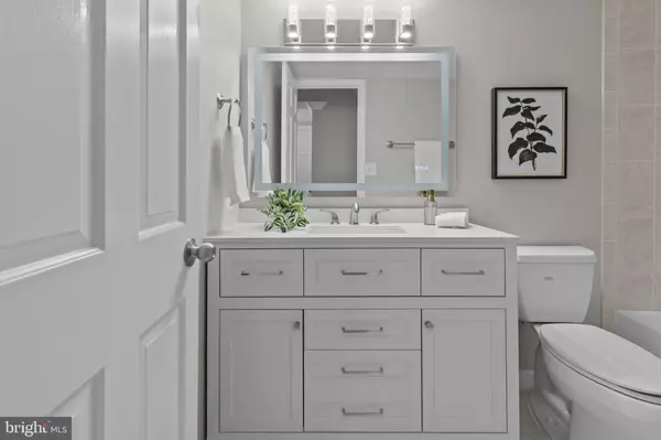 Mclean, VA 22102,7640 PROVINCIAL DR #214