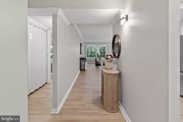 Mclean, VA 22102,7640 PROVINCIAL DR #214