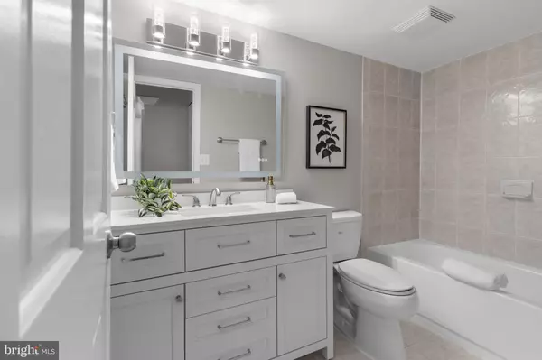 Mclean, VA 22102,7640 PROVINCIAL DR #214