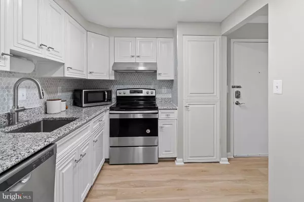 Mclean, VA 22102,7640 PROVINCIAL DR #214