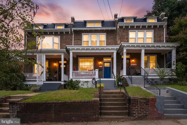 412 DOUGLAS ST NE, Washington, DC 20017