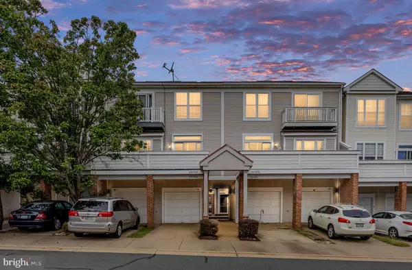 Ashburn, VA 20147,20402 COOL FERN SQ