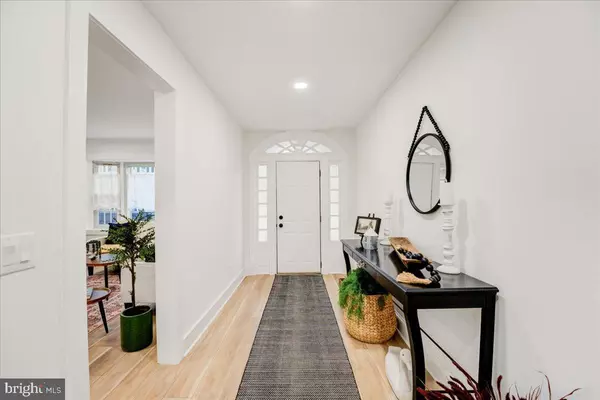 Columbus, NJ 08022,24381 W MAIN ST