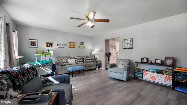 Levittown, PA 19056,107 HOLLOW RD