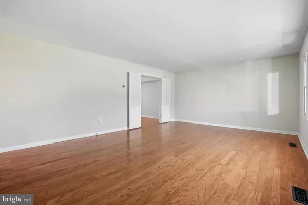 Bowie, MD 20715,12402 SKYLARK LN