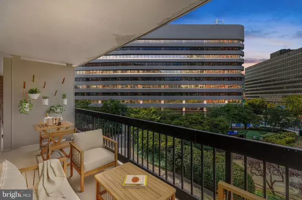 1805 CRYSTAL DR #318S, Arlington, VA 22202