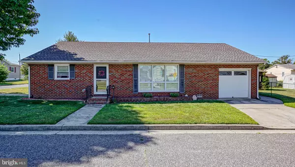 135 MAGNOLIA ST, Carneys Point, NJ 08069