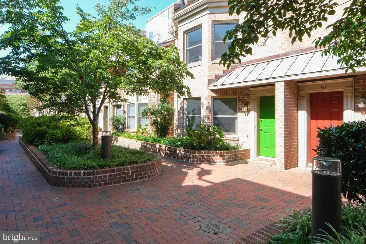 Arlington, VA 22203,615 N TAZEWELL ST