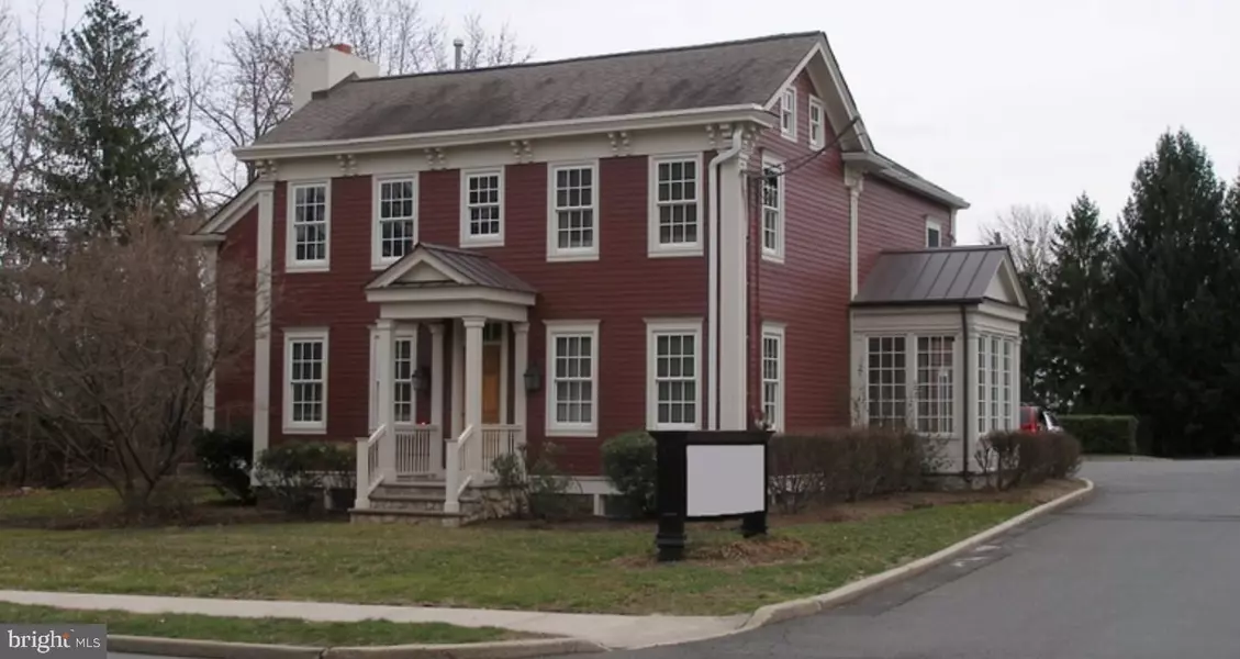 238 W DELAWARE AVE, Pennington, NJ 08534