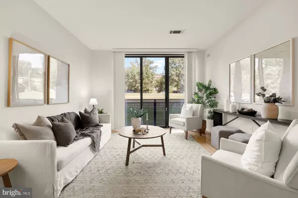 3883 CONNECTICUT AVE NW #111, Washington, DC 20008