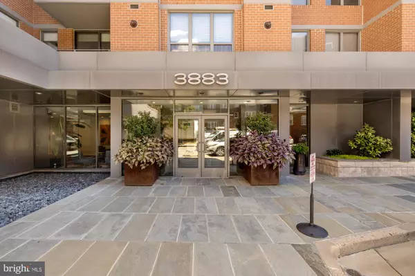 Washington, DC 20008,3883 CONNECTICUT AVE NW #111