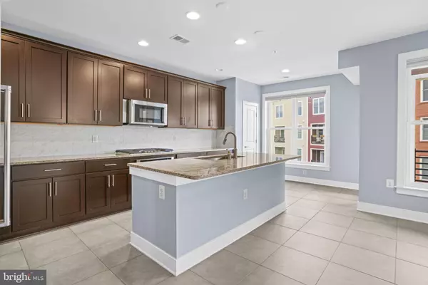 Alexandria, VA 22301,1901 MAIN LINE BLVD #102