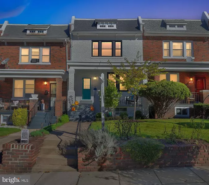 421 FARRAGUT ST NW, Washington, DC 20011