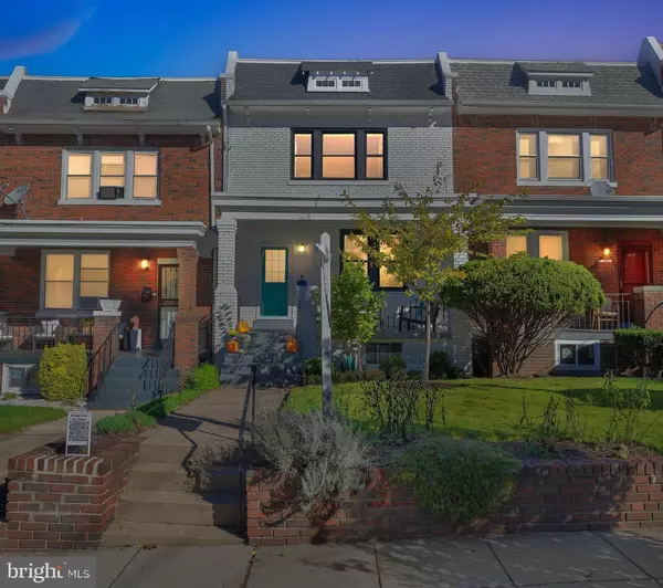 Washington, DC 20011,421 FARRAGUT ST NW