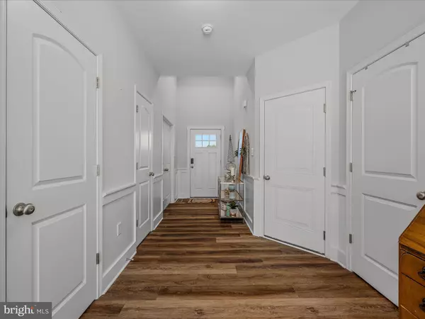 Kearneysville, WV 25430,84 TRIPLE CROWN CT