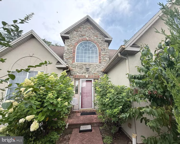 1601 COBBLE CT, New Cumberland, PA 17070