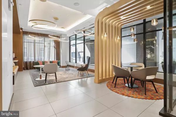 Alexandria, VA 22314,925 N FAIRFAX ST #102