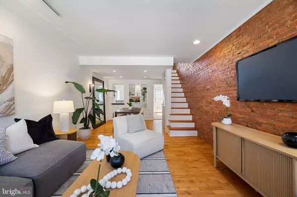 Philadelphia, PA 19130,2410 MEREDITH ST