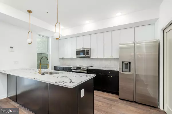 Philadelphia, PA 19147,608 S AMERICAN ST #6