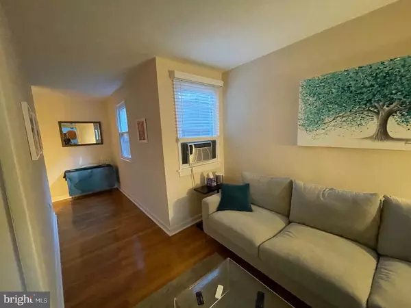 Philadelphia, PA 19147,1155 S 10TH ST #2