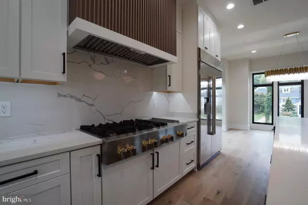 Falls Church, VA 22046,2237 MERIDIAN ST