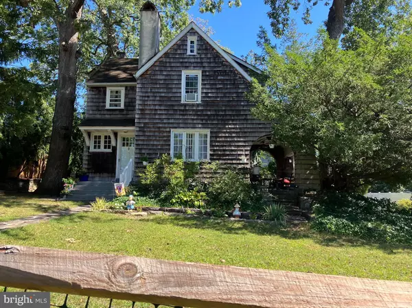 Broomall, PA 19008,15 OAKLAND RD