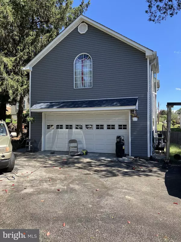 Broomall, PA 19008,15 OAKLAND RD