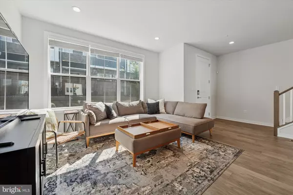 West Chester, PA 19382,303 STAR TAVERN LN