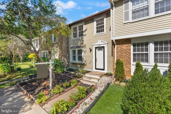 Alexandria, VA 22309,8305 PONDSIDE TER