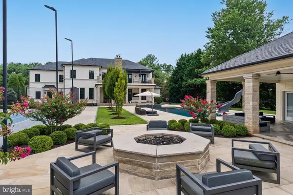 Bethesda, MD 20817,8913 HOLLY LEAF LN